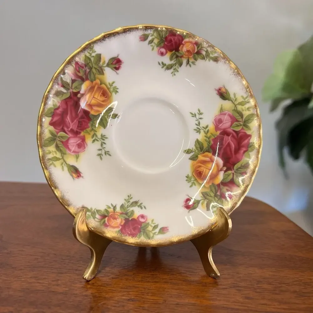 1962 Royal Albert Old Country Roses 5” Saucer Demitasse Cup Can Shape Bone China